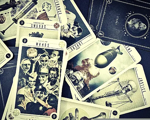 [Translate to Englisch:] Zombie Tarot