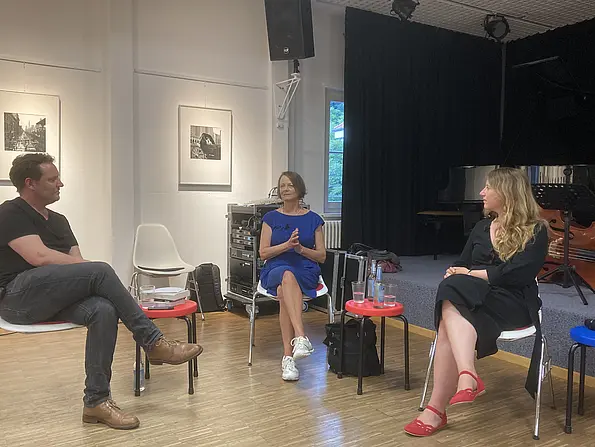 Fishbowl-Diskussion zum Thema "Gemeinschaft in der Krise. Was hält unsere Gesellschaft noch zusammen?"