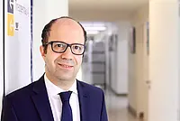 Professor Dr. Kamran Ghoreschi. Foto: Friedhelm Albrecht/Universität Tübingen