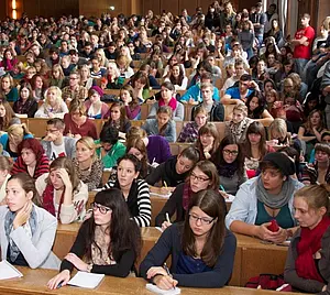 Großer Andrang bei der Einführung in das Campus-Portal der Universität Tübingen. Foto: Friedhelm Albrecht