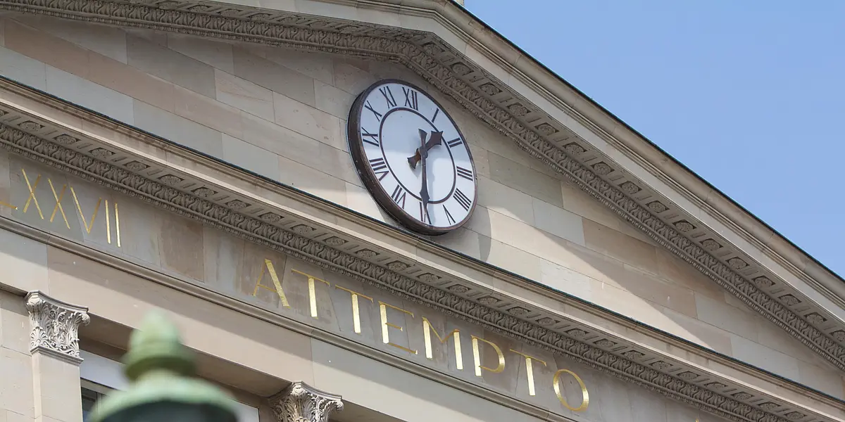 Clock on the Neue Aula building