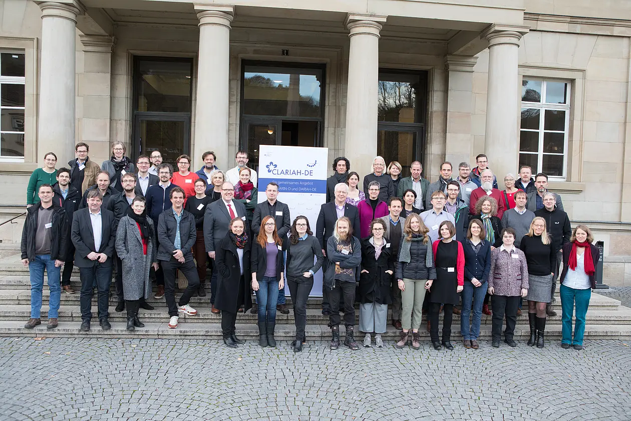 Gruppenaufnahme der  CLARIAH-DE-Vollversammlung in Tübingen.