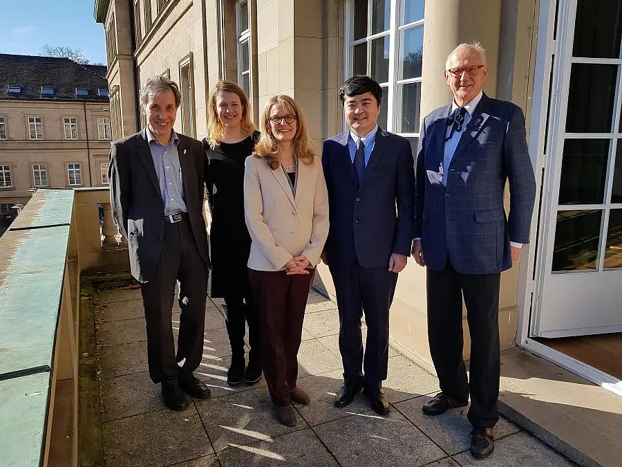 From left to right: Professor Achim Mittag (Department of Chinese Studies at Tuebingen), Christin Wannagat (Tuebingen Research Alumni Center TRACe), Professor Monique Scheer (Vice-President for International Affairs), Dr. Dahan Fan (University of Tuebingen Ambassador) and Professor Otfried Höffe (Professor Emeritus for Philosophy). 