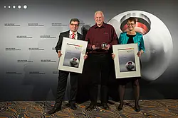 Sieger und Finalisten des Forschungspreises "Nachhaltige Entwicklungen" 2013. Von links nach rechts: Professor Dr.-Ing. Jürgen Schnell, Projekt Ressourcenschonendes Leichtbauverfahren für Betondecken, Professor Dr. Hans Joosten, Projekt VIP - Vorpommern
