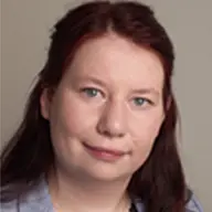 Nadine Dyszkant blickt in die Kamera