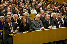 Rektor Bernd Engler, Lucie Engler, Carl Herzog von Württemberg, Erwin Teufel und Horst Köhler (von links nach rechts).