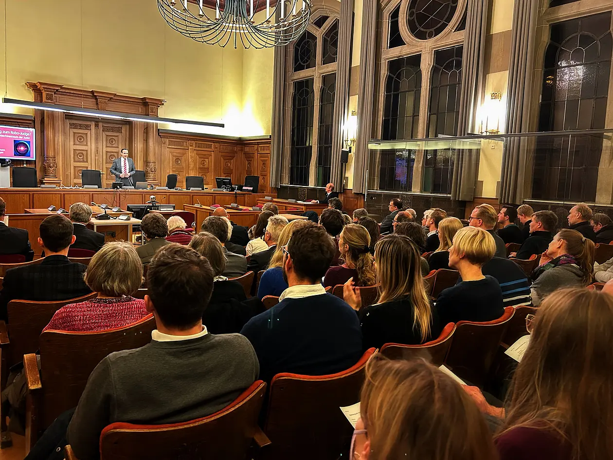 Saal Landgericht