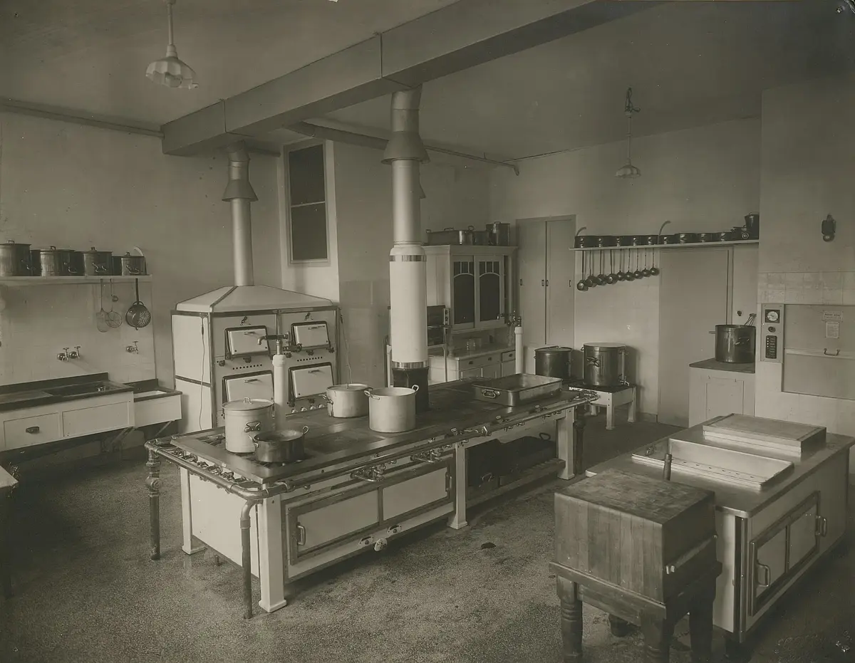 Die Küche des Restaurants im Museum nach dem Umbau 1929
