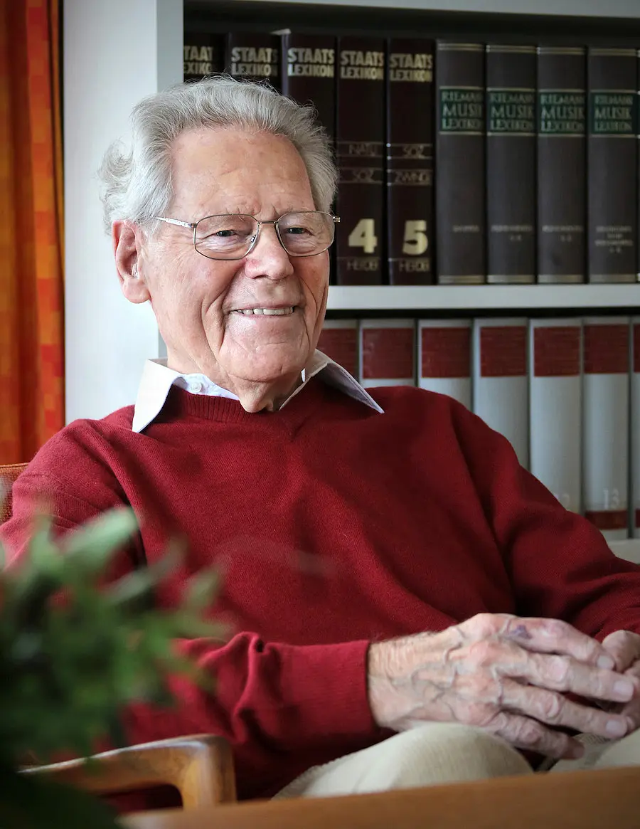 Professor Dr. Dr. h.c. mult. Hans Küng 