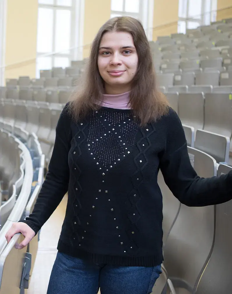 Bild von Kateryna Mytrofanova (stehend)