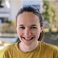 Lisa Koch lächelt in die Kamera