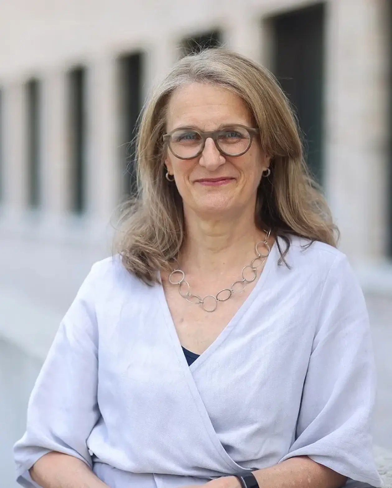 Portraitbild von Prof. Dr. Monique Scheer