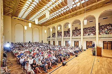 Voller Festsaal