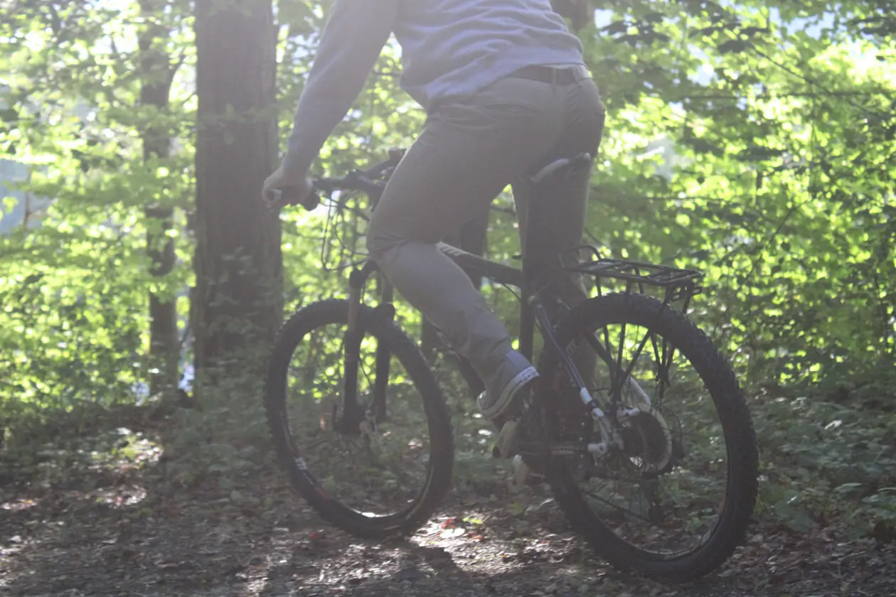 Mann auf Fahrrad 