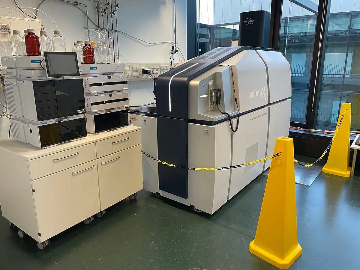Agilent Infinity UPLC - Bruker Scimax MRMS