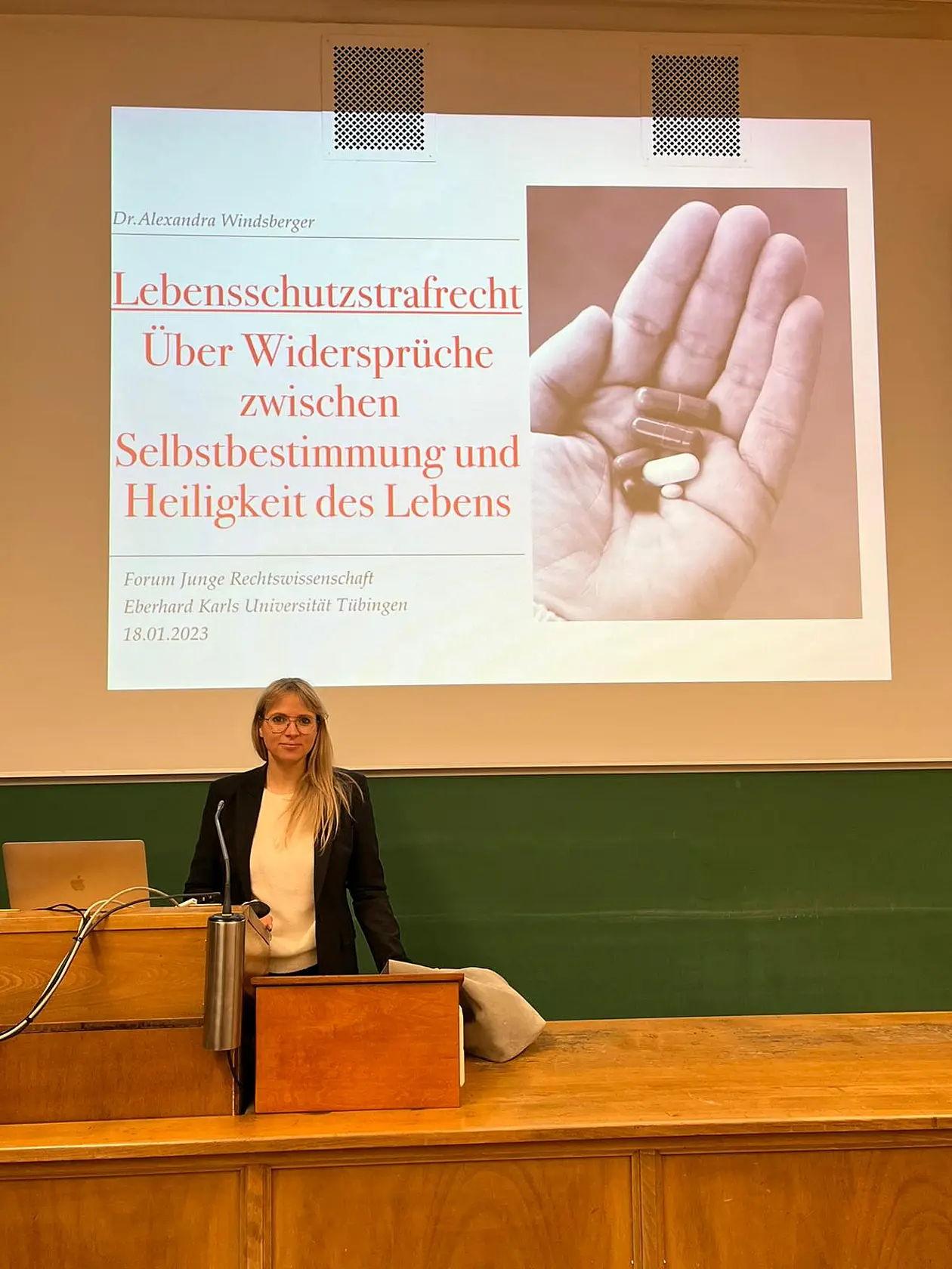 Dr. Alexandra Windsberger