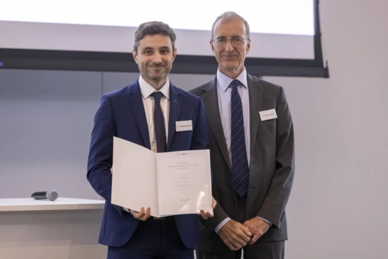 Im Bild: Dr. Friedrich Solowjow, Südwestmetall-Vorsitzender Dr. Joachim Schulz