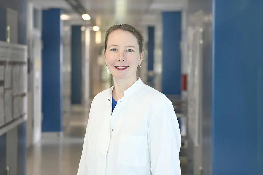 Photo of Dr. Deborah Kronenberg-Versteeg