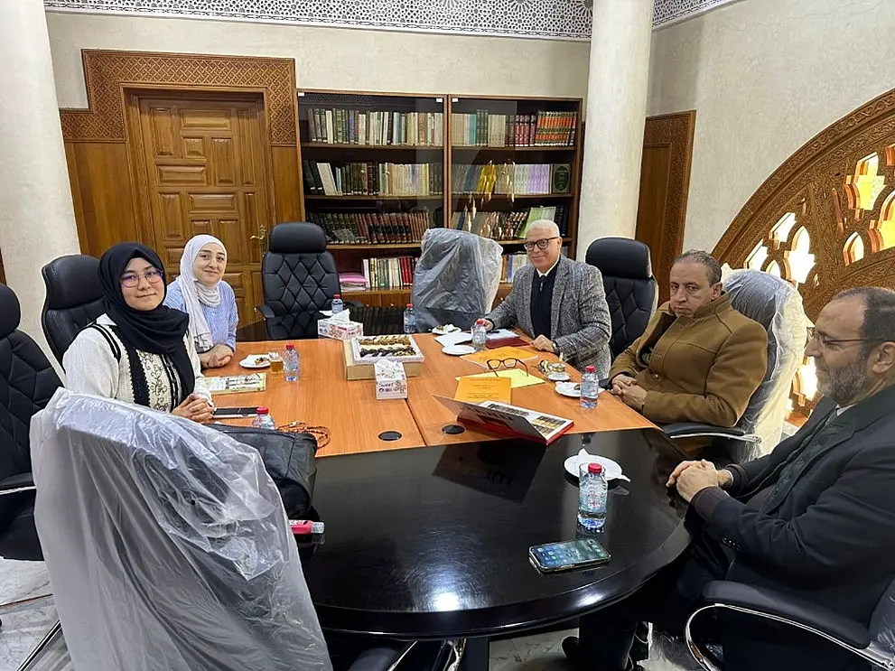 Funda Eryurt und Şeyma Nur Ünal an der Universität al-Qarawiyyīn 